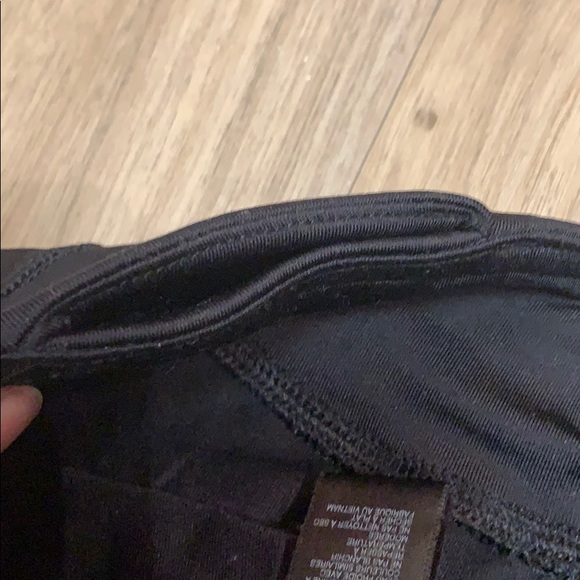 Black Cropped Leggings - Picture 4 of 6